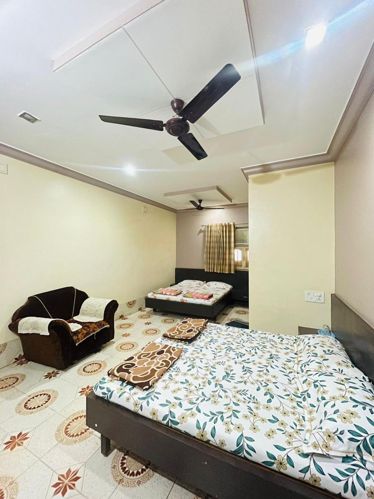 Hotel Rajdhani And Guest House Gujarat - Best Family Hotel In Halol Near Pavagadh And Halol Gidc Exterior photo