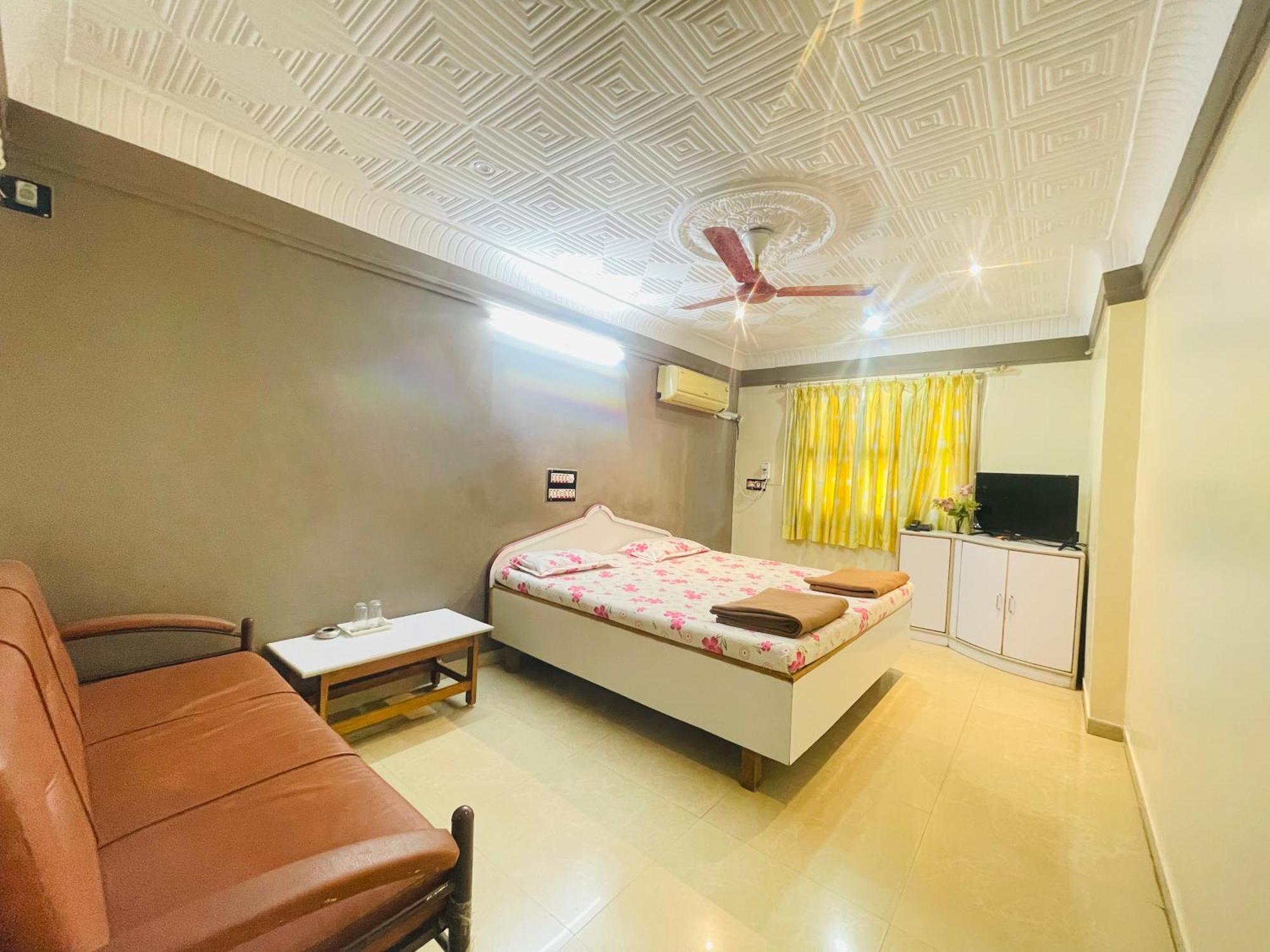 Hotel Rajdhani And Guest House Gujarat - Best Family Hotel In Halol Near Pavagadh And Halol Gidc Exterior photo